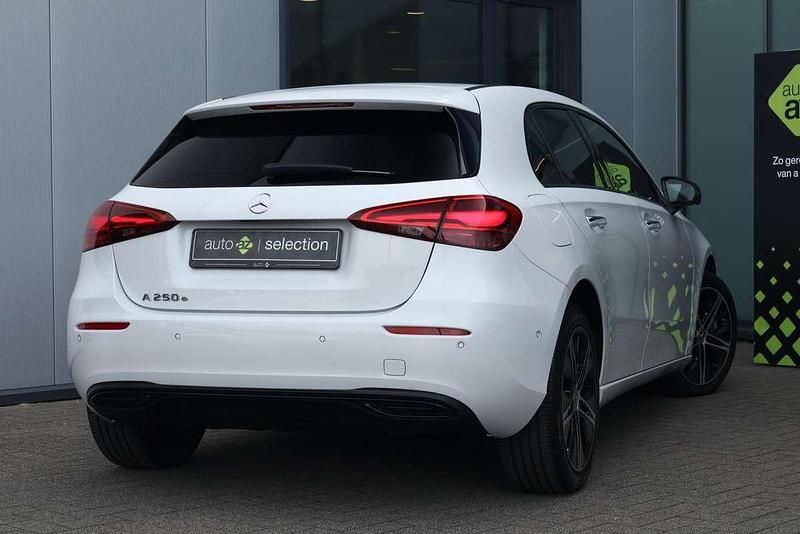Occasion Mercedes A250 Luxury 218 PK (160 kW) 2024 Wit Hatchback