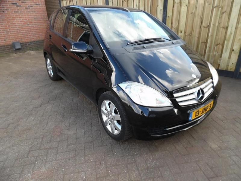 Zwart (metallic) Gebruikt 2009 Mercedes A150 Classic MPV | € 4.950 (Iets duurder) - Afbeelding 1/4