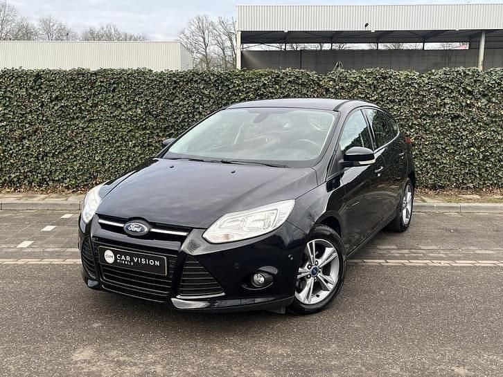 Zwart Occasion 2013 Ford Focus Titanium Hatchback | € 6.999 (Eerlijke prijs) - Afbeelding 1/4