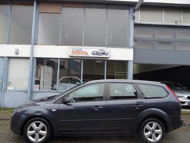 Occasion Ford Focus Ambiente 125 PK (91 kW) 2007 Grijs Stationwagen