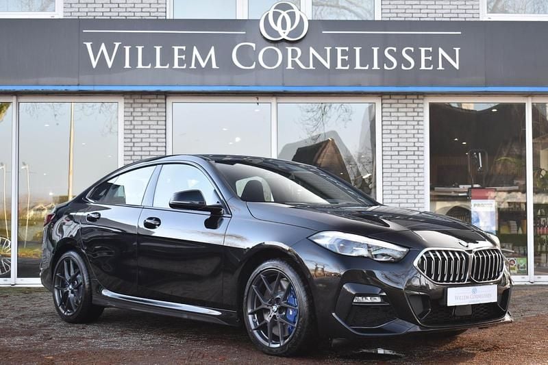 Zwart Gebruikt 2023 BMW 218 M Sport Coupé | € 29.950 (Eerlijke prijs) - Afbeelding 1/4