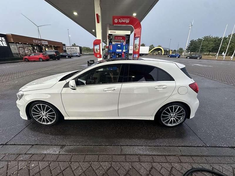 Wit Gebruikt 2015 Mercedes A180 AMG Stationwagen | € 15.200 (Eerlijke prijs) - Afbeelding 1/4