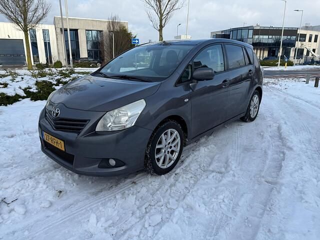 Grijs Occasion 2011 Toyota Verso Business Edition MPV | € 4.750 (Eerlijke prijs) - Afbeelding 1/4