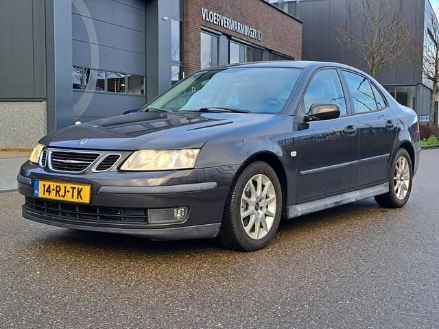 Zwart Occasion 2005 Saab 9-3 Sedan | € 750 (Goede deal) - Afbeelding 1/4