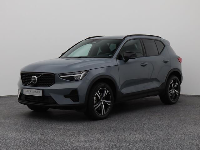 Grijs Gebruikt 2022 Volvo XC40 Plus SUV | € 35.400 (Goede deal) - Afbeelding 1/4