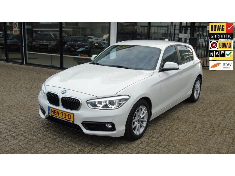 Wit Gebruikt 2018 BMW 118 Executive Hatchback | € 17.995 (Eerlijke prijs) - Afbeelding 1/4