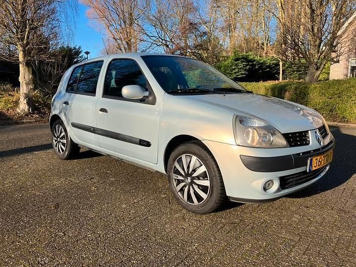 Gebruikt 2004 Renault Clio II | € 975 (Goede deal) - Afbeelding 1/4