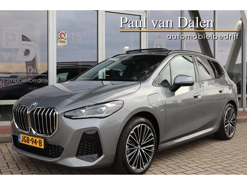 Grijs Gebruikt 2024 BMW 225 Active Tourer M Sport MPV | € 38.900 (Super prijs) - Afbeelding 1/4