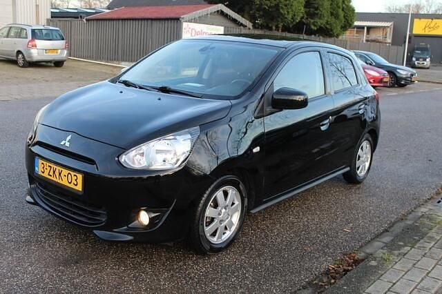 Zwart Gebruikt 2015 Mitsubishi Space Star Hatchback | € 5.995 (Eerlijke prijs) - Afbeelding 1/4
