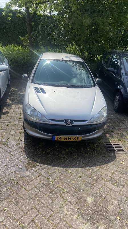 Grijs Gebruikt 2001 Peugeot 206 Hatchback | € 500 (Goede deal) - Afbeelding 1/4
