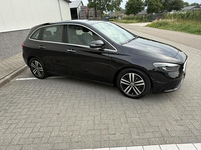Occasion Mercedes B180 Business 136 PK (100 kW) 2020 Zwart MPV