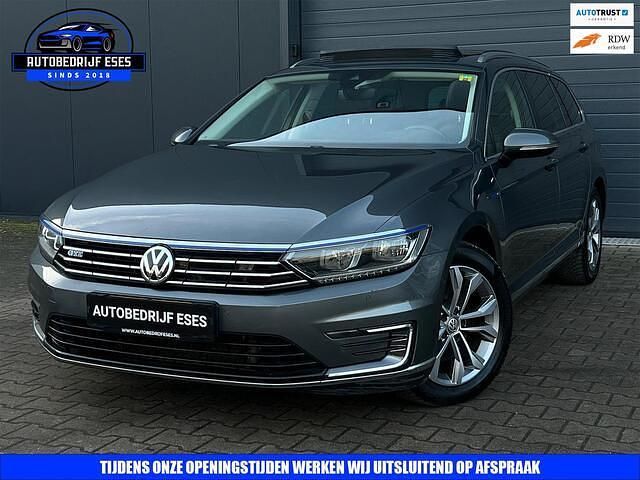 Grijs Occasion 2016 VW Passat Highline Stationwagen | € 14.999 (Goede deal) - Afbeelding 1/3