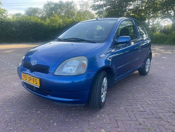 Occasion 2002 Toyota Yaris | € 2.850 (Eerlijke prijs) - Afbeelding 1/4