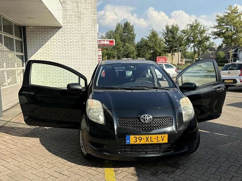 Gebruikt 2007 Toyota Yaris Travel Sedan | € 1.800 (Super prijs) - Afbeelding 1/4
