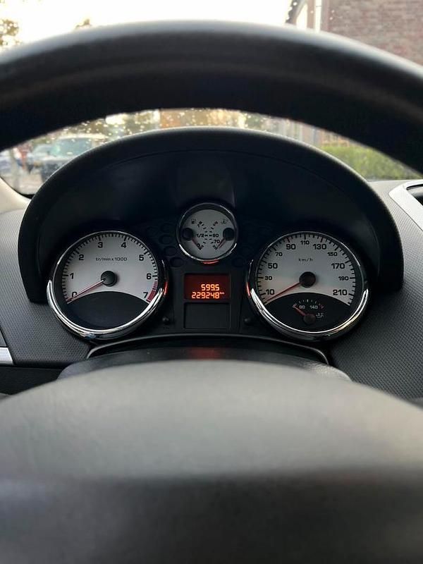 Blauw Gebruikt 2007 Peugeot 207 Hatchback | € 2.999 - Afbeelding 1/4