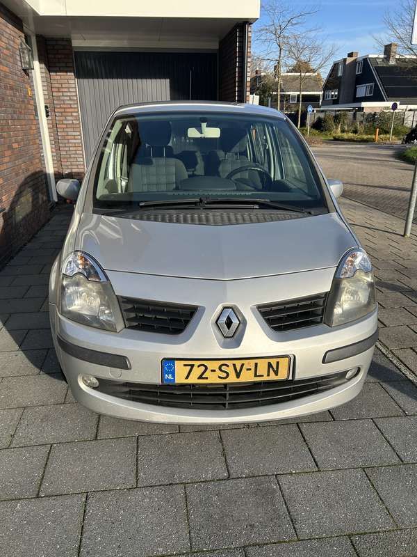 Grijs Gebruikt 2006 Renault Modus Luxe MPV | € 1.799 (Iets duurder) - Afbeelding 1/4