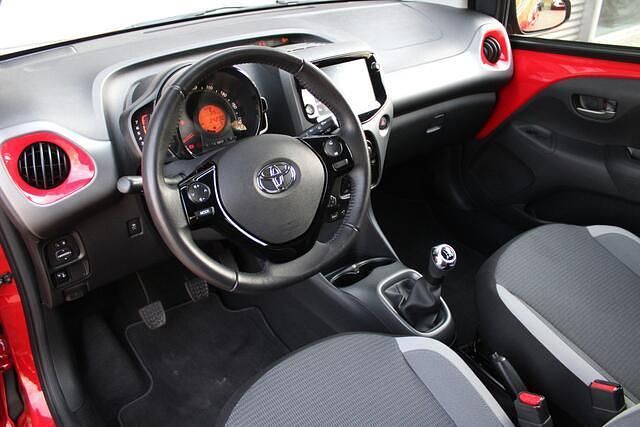 Occasion Toyota Aygo 74 PK (54 kW) 2021 Rood Hatchback