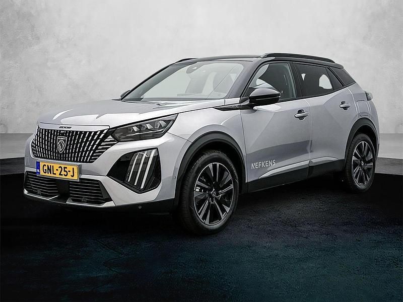 Grijs Gebruikt 2024 Peugeot 2008 GT SUV | € 35.920 - Afbeelding 1/2