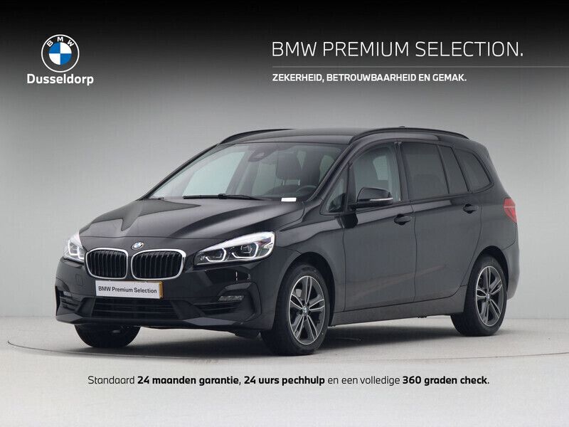 Zwart Gebruikt 2022 BMW 216 Sport Line Stationwagen | € 22.750 (Eerlijke prijs) - Afbeelding 1/4