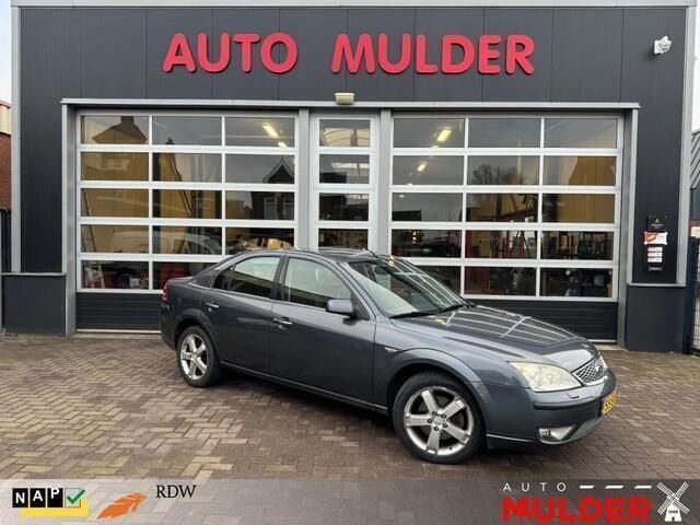 Grijs Gebruikt 2006 Ford Mondeo Platinum Sedan | € 1.750 (Eerlijke prijs) - Afbeelding 1/4