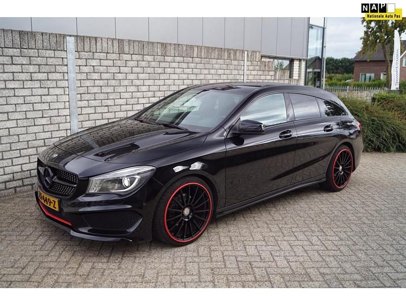 Zwart Gebruikt 2015 Mercedes CLA180 OrangeArt Edition Sedan | € 12.950 (Eerlijke prijs) - Afbeelding 1/4