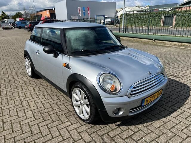 Occasion Mini ONE Salt 95 PK (69 kW) 2009 Grijs, metallic lak Hatchback