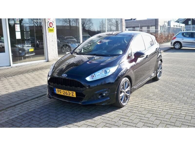 Zwart Gebruikt 2017 Ford Fiesta ST-Line Hatchback | € 12.750 (Eerlijke prijs) - Afbeelding 1/4