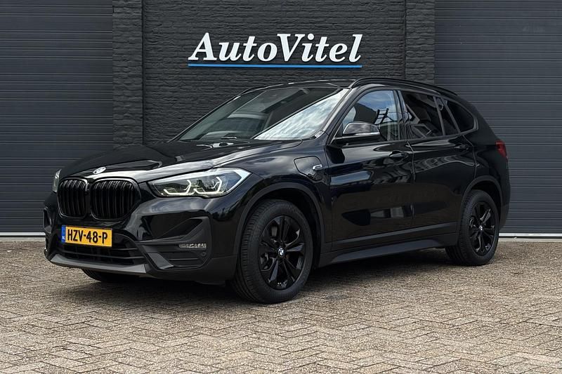 Zwart Gebruikt 2022 BMW X1 SUV | € 29.945 (Goede deal) - Afbeelding 1/3