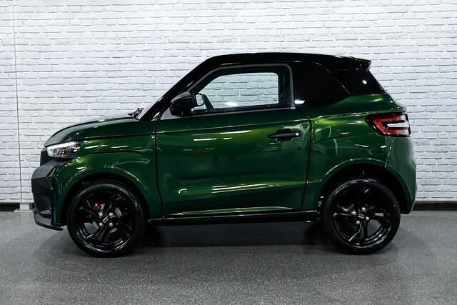 Nieuw Ligier JS50 2025 Groen Hatchback