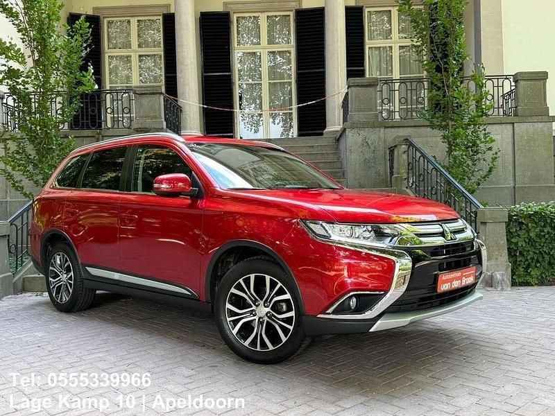 Rood Gebruikt 2018 Mitsubishi Outlander SUV | € 21.945 (Eerlijke prijs) - Afbeelding 1/4