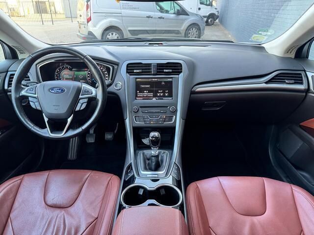 Occasion Ford Mondeo Titanium 120 PK (88 kW) 2015 Wit, metallic lak Hatchback