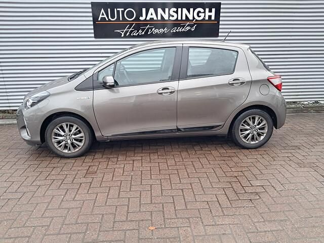 Occasion Toyota Yaris 75 PK (55 kW) 2017 Bruin Hatchback