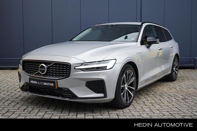 Grijs Gebruikt 2024 Volvo V60 Plus Stationwagen | € 54.995 (Duur) - Afbeelding 1/4