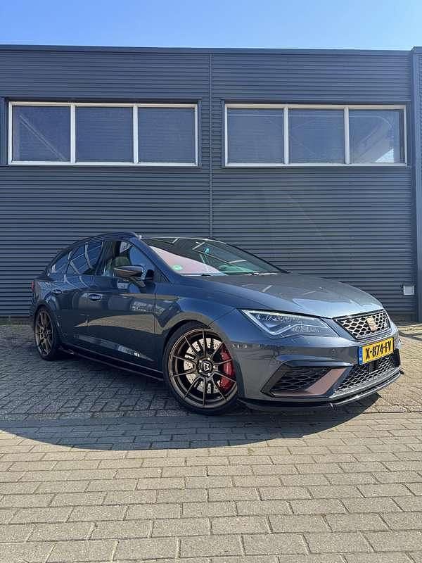 Grijs Gebruikt 2019 Cupra Leon Stationwagen | € 27.950 (Eerlijke prijs) - Afbeelding 1/4