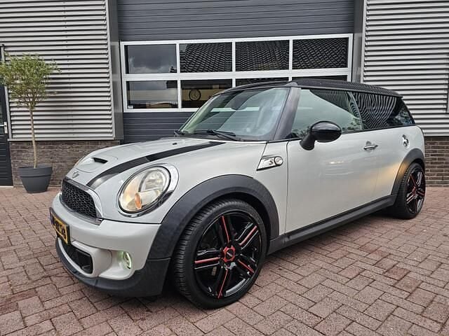 Wit Occasion 2011 Mini Cooper Clubman Stationwagen | € 6.990 (Eerlijke prijs) - Afbeelding 1/4
