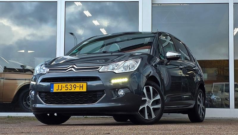 Grijs Gebruikt 2016 Citroën C3 PureTech Hatchback | € 5.344 (Eerlijke prijs) - Afbeelding 1/3