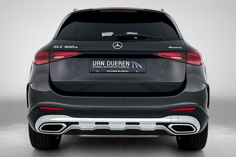 Occasion Mercedes GLC300e AMG line 313 PK (230 kW) 2023 Zwart SUV
