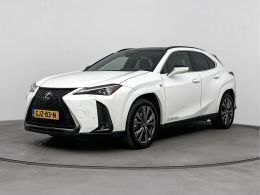 Wit metallic Gebruikt 2024 Lexus UX 300e Sport Line SUV | € 59.990 - Afbeelding 1/3
