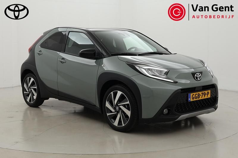 Groen Gebruikt 2024 Toyota Aygo X Envy SUV | € 21.999 - Afbeelding 1/4