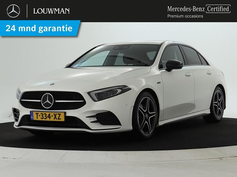 Wit Gebruikt 2021 Mercedes A250 Premium Plus Sedan | € 30.950 (Eerlijke prijs) - Afbeelding 1/4