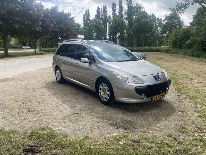 Grijs Gebruikt 2006 Peugeot 307 Stationwagen | € 2.200 (Eerlijke prijs) - Afbeelding 1/4