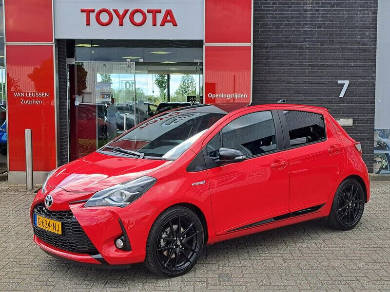 Rood Gebruikt 2019 Toyota Yaris Hybrid Sport Hatchback | € 19.400 (Super prijs) - Afbeelding 1/4