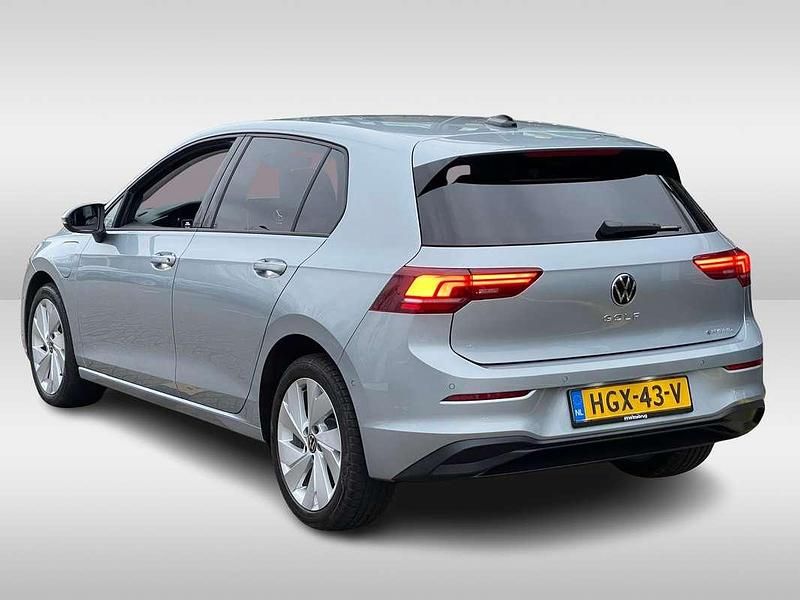 Occasion VW Golf VIII Edition 204 PK (150 kW) 2025 Zilver Hatchback