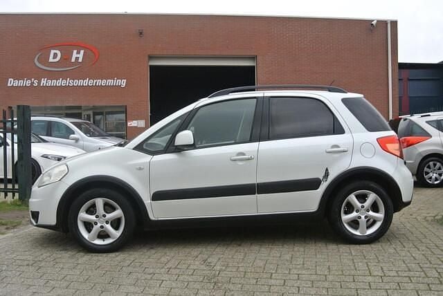 Wit Gebruikt 2008 Suzuki SX4 MPV | € 1.999 (Goede deal) - Afbeelding 1/4
