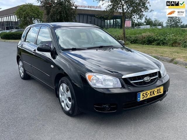 Zwart Gebruikt 2007 Kia Cerato LX Hatchback | € 1.550 (Eerlijke prijs) - Afbeelding 1/4