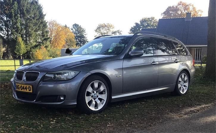 Gebruikt 2009 BMW 325 Stationwagen | € 3.750 - Afbeelding 1/4