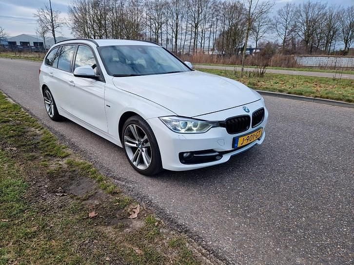 Occasion 2013 BMW 320 Executive Stationwagen | € 8.450 (Super prijs) - Afbeelding 1/4