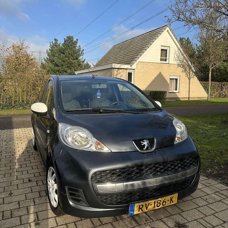Gebruikt 2011 Peugeot 107 Filou Hatchback | € 2.000 (Eerlijke prijs) - Afbeelding 1/4