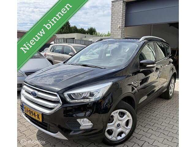 Zwart Gebruikt 2018 Ford Kuga SUV | € 12.450 (Goede deal) - Afbeelding 1/4