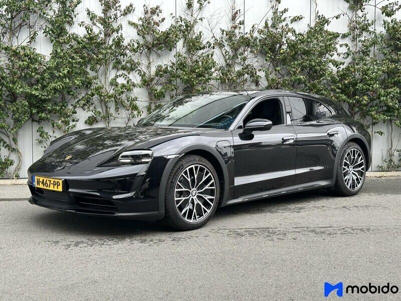 Zwart, metallic lak Gebruikt 2021 Porsche Taycan Cross Turismo Sedan | € 61.980 (Eerlijke prijs) - Afbeelding 1/4